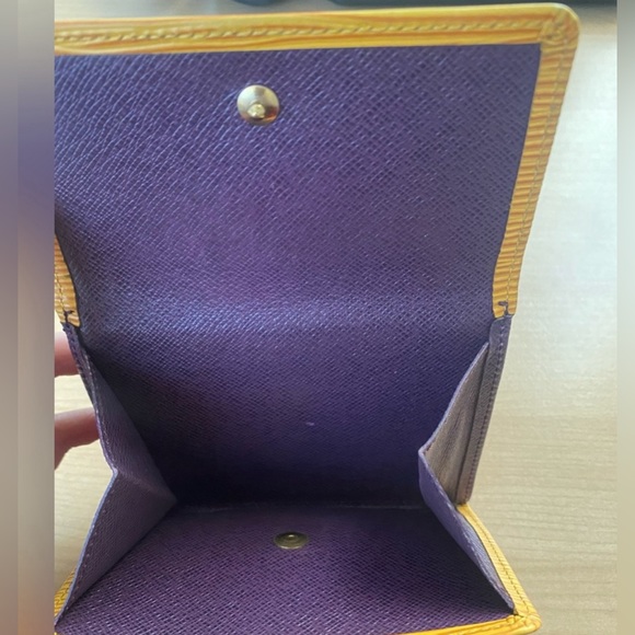 Louis Vuitton Yellow Epi Leather Wallet SP0996 - Picture 9 of 9